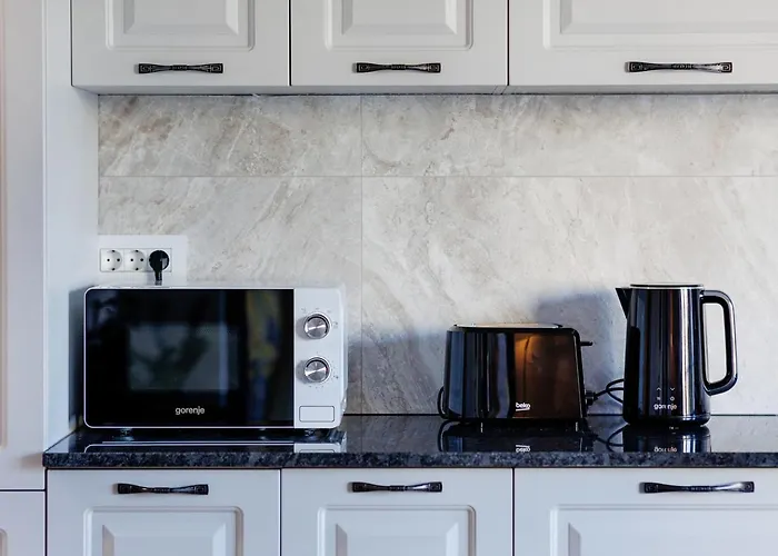 The Corner Luxe Apartment
