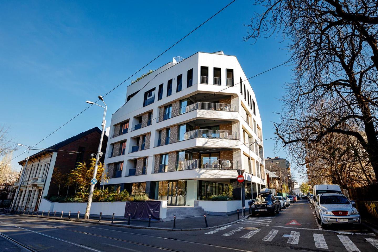 The Corner Luxe